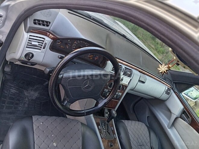 Mercedes E 220 1997, 237,039 km - 2.2 l - Tərtər