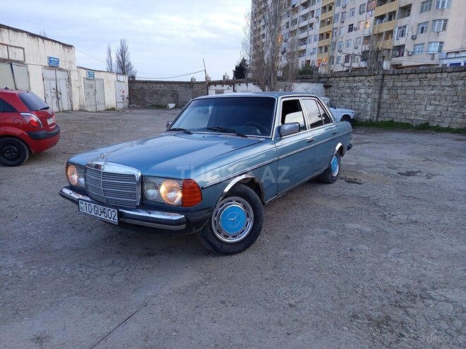Mercedes  1979, 400,000 km - 2.3 л - Bakı