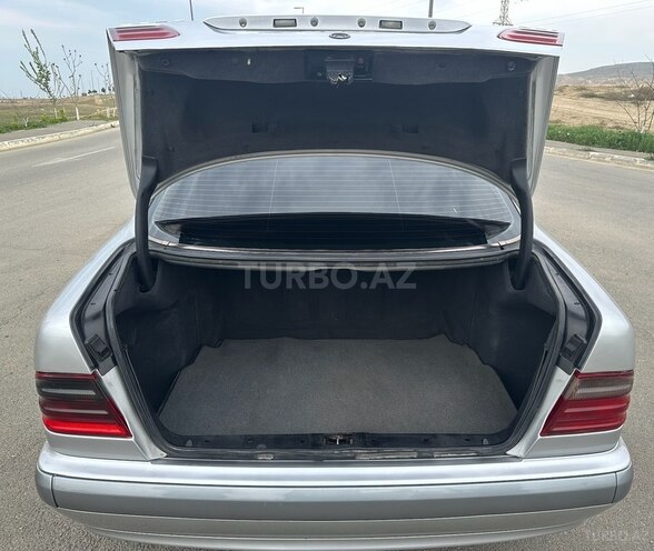 Mercedes E 220 d 2000, 331,000 km - 2.2 l - Şirvan
