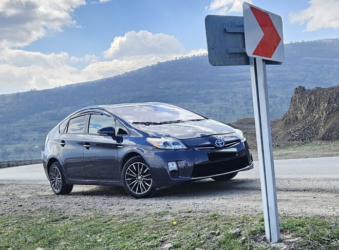 Toyota Prius-1