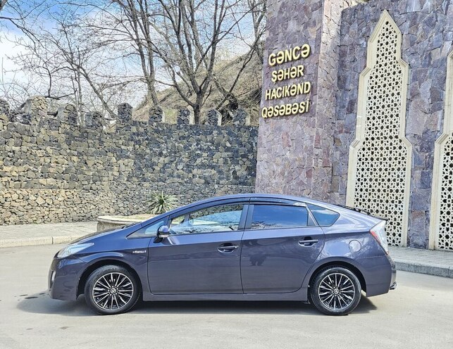 Toyota Prius-10