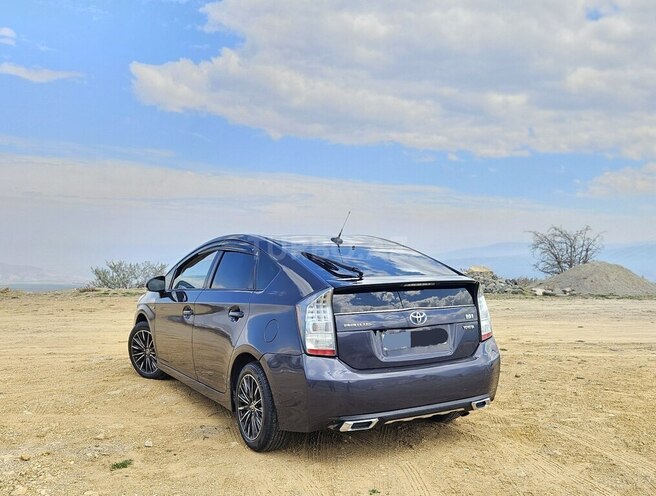 Toyota Prius-17