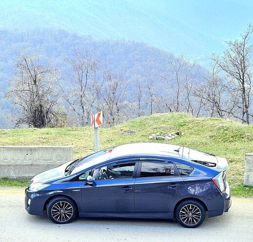 Toyota Prius-16