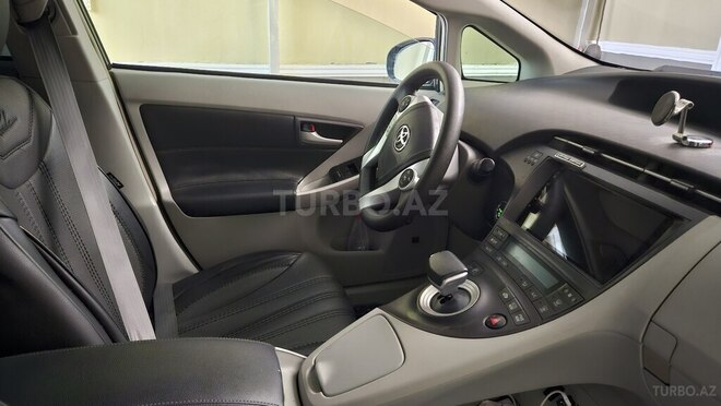 Toyota Prius-19