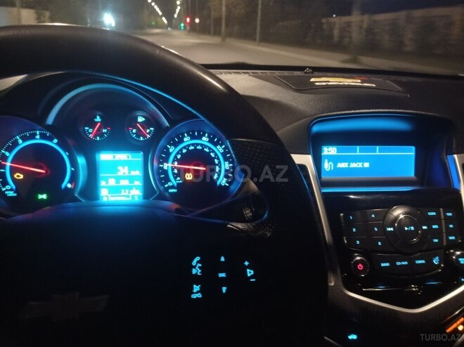 Chevrolet Cruze 2015, 298,000 km - 1.4 л - Füzuli