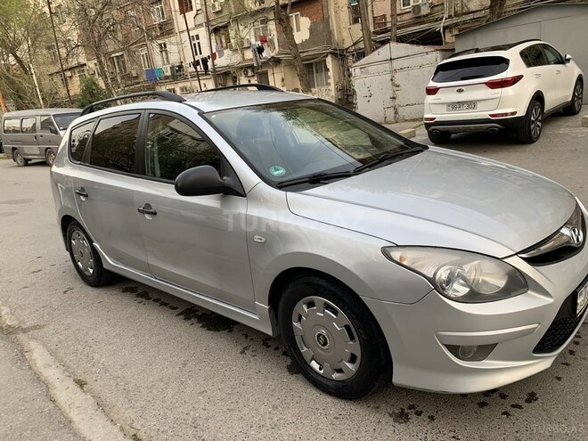 Hyundai i30 2010, 241,041 km - 1.6 л - Sumqayıt