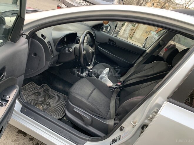 Hyundai i30 2010, 241,041 km - 1.6 л - Sumqayıt