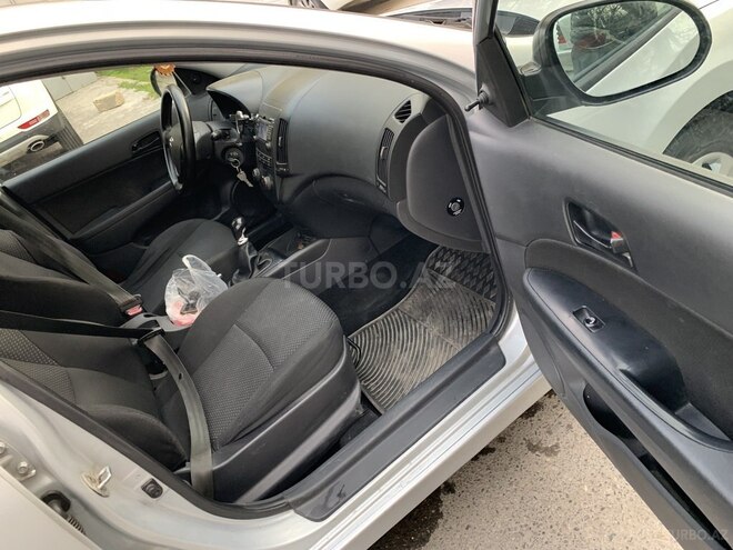 Hyundai i30 2010, 241,041 km - 1.6 л - Sumqayıt
