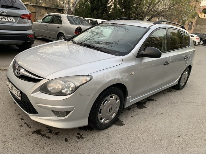 Hyundai i30 2010, 241,041 km - 1.6 л - Sumqayıt