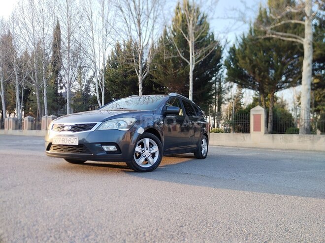 Kia Ceed 2006, 305,000 km - 1.4 l - Ucar