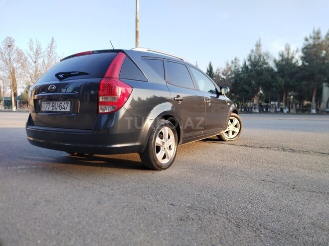 Kia Ceed 2006, 305,000 km - 1.4 l - Ucar