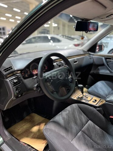 Mercedes E 280 1999, 277,007 km - 2.8 л - Sumqayıt