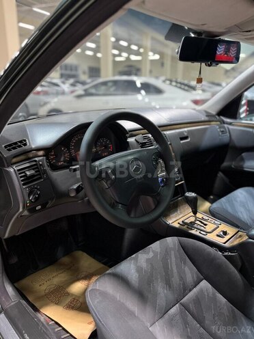 Mercedes E 280 1999, 277,007 km - 2.8 л - Sumqayıt