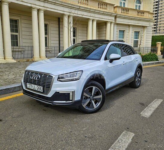 Audi Q2 e-tron-1