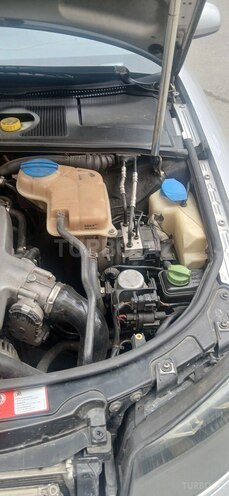 Audi A4 2003, 402,500 km - 1.8 л - Gəncə