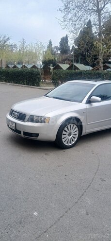 Audi A4 2003, 402,500 km - 1.8 л - Gəncə