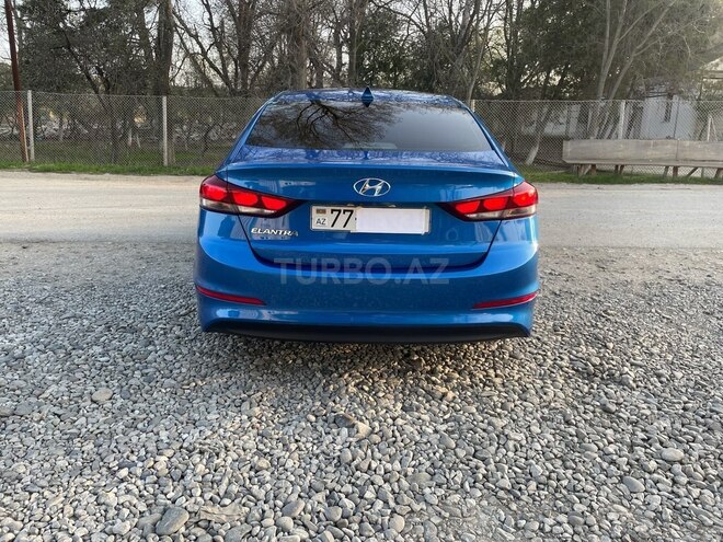 Hyundai Elantra 2016, 200,110 km - 2.0 л - Şirvan