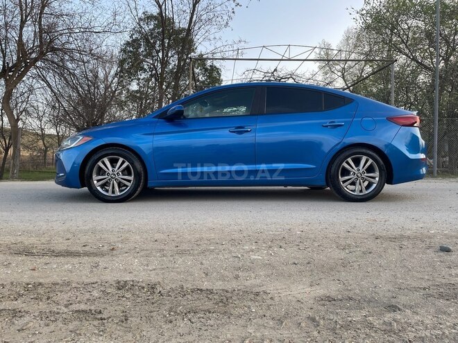Hyundai Elantra 2016, 200,110 km - 2.0 л - Şirvan