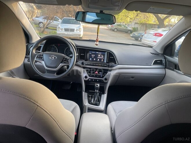 Hyundai Elantra 2016, 200,110 km - 2.0 л - Şirvan
