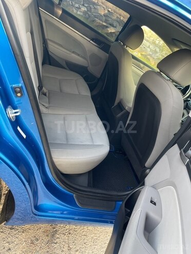 Hyundai Elantra 2016, 200,110 km - 2.0 л - Şirvan