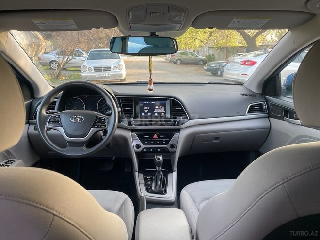 Hyundai Elantra 2016, 200,110 km - 2.0 л - Şirvan