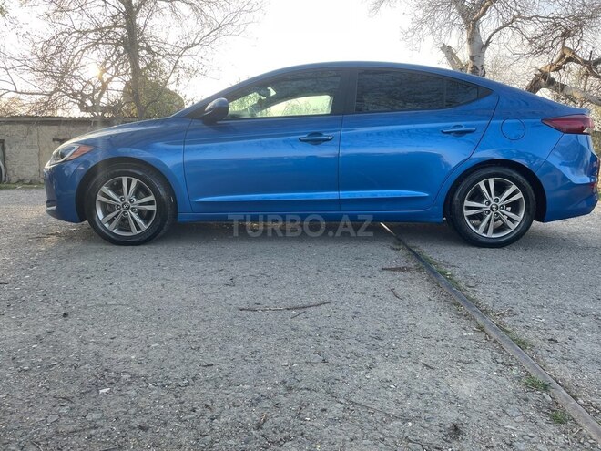 Hyundai Elantra 2016, 200,110 km - 2.0 л - Şirvan