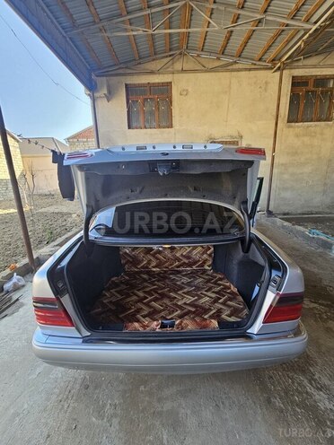 Mercedes E 240 1998, 321,000 km - 2.4 l - Bakı