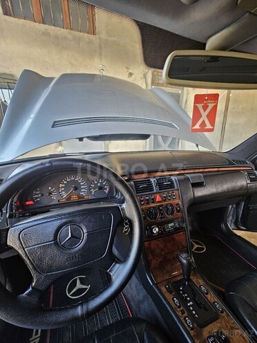 Mercedes E 240 1998, 321,000 km - 2.4 l - Bakı