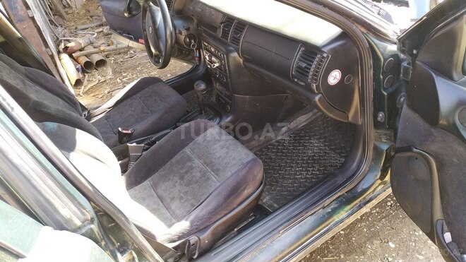 Opel Vectra 1998, 560,000 km - 1.6 l - Qusar