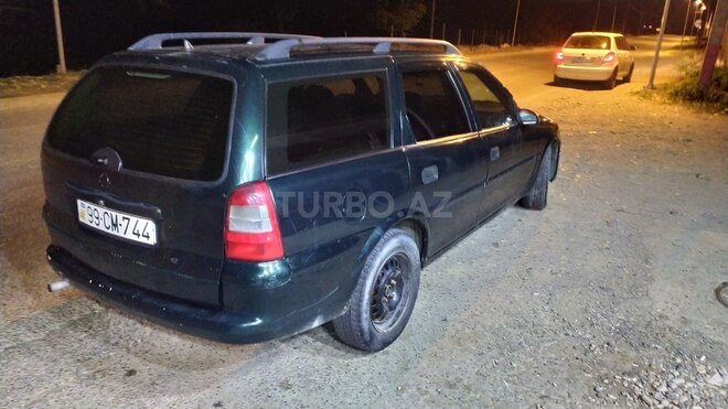 Opel Vectra 1998, 560,000 km - 1.6 l - Qusar