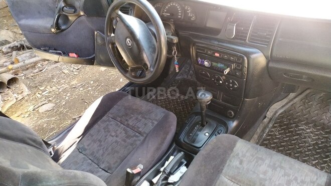 Opel Vectra 1998, 560,000 km - 1.6 l - Qusar