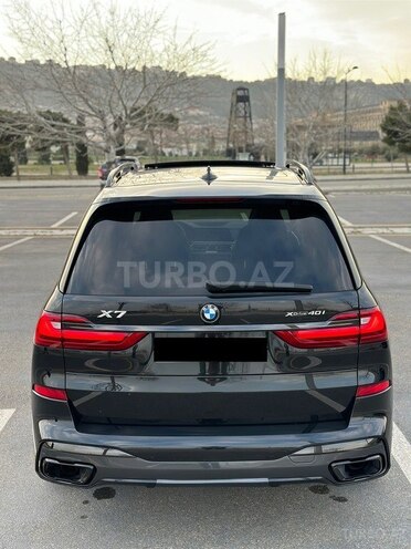 BMW X7-6