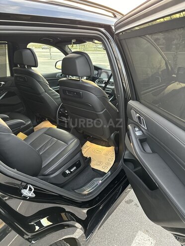 BMW X7-11