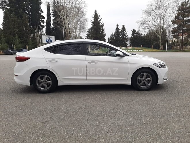 Hyundai Avante 2016, 180,000 km - 1.6 l - Bakı