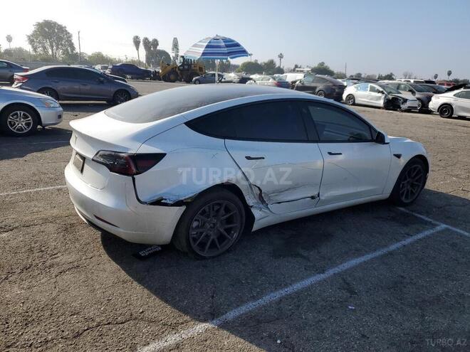 Tesla Model 3-4