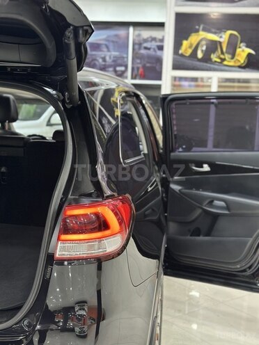Kia Sorento-26