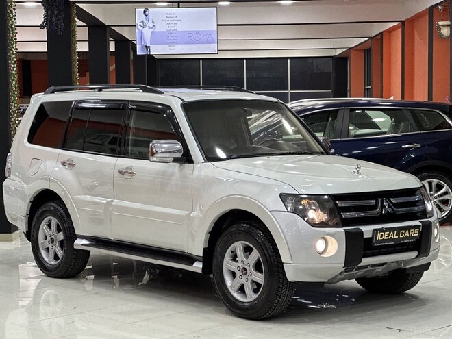 Mitsubishi Pajero-4