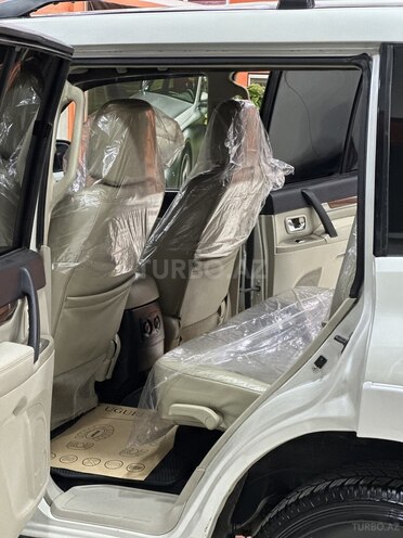 Mitsubishi Pajero-17