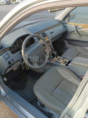 Mercedes E 220 d 2001, 495,920 km - 2.2 l - Bakı