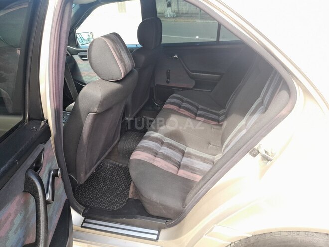 Mercedes C 200 1995, 236,570 km - 2.0 л - Sumqayıt