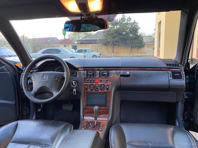 Mercedes E 240 1999, 291,900 km - 2.4 l - Cəlilabad