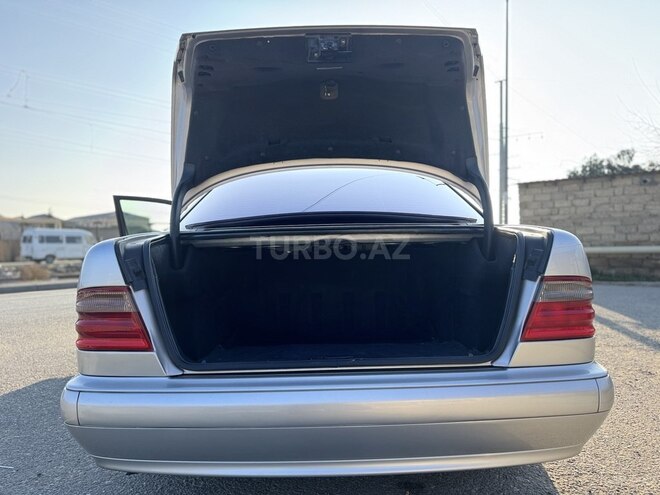 Mercedes E 220 d 2001, 240,000 km - 2.2 l - Bakı