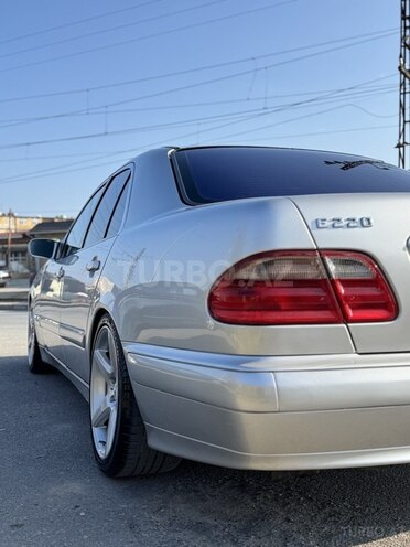 Mercedes E 220 d 2001, 240,000 km - 2.2 l - Bakı