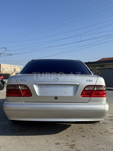Mercedes E 220 d 2001, 240,000 km - 2.2 l - Bakı