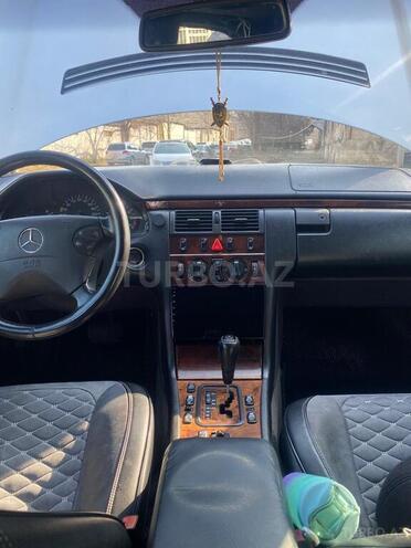 Mercedes E 240 1999, 431,454 km - 2.4 l - Gəncə