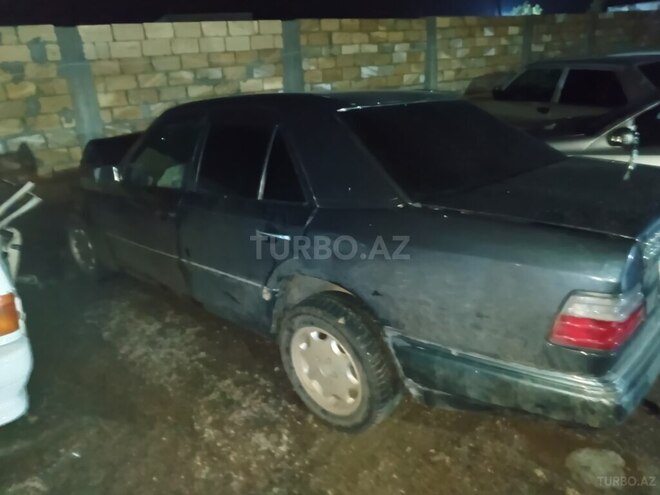 Mercedes E 220 1995, 548,454 km - 2.2 l - Biləsuvar
