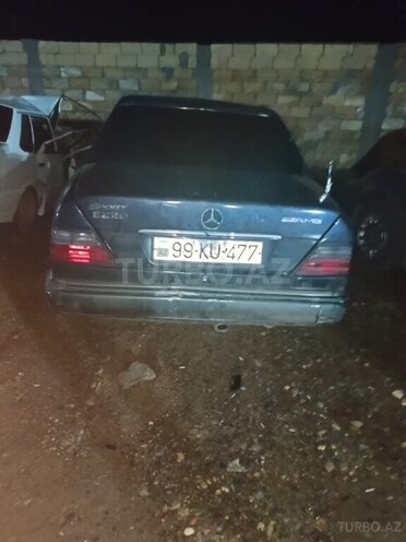 Mercedes E 220 1995, 548,454 km - 2.2 l - Biləsuvar