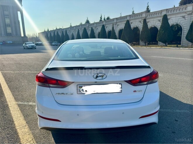 Hyundai Avante 2016, 177,000 km - 1.6 л - Gəncə