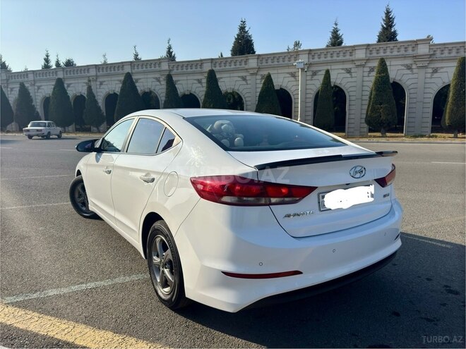 Hyundai Avante 2016, 177,000 km - 1.6 л - Gəncə