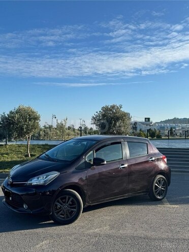 Toyota Vitz 2015, 135,000 km - 1.3 л - Bakı